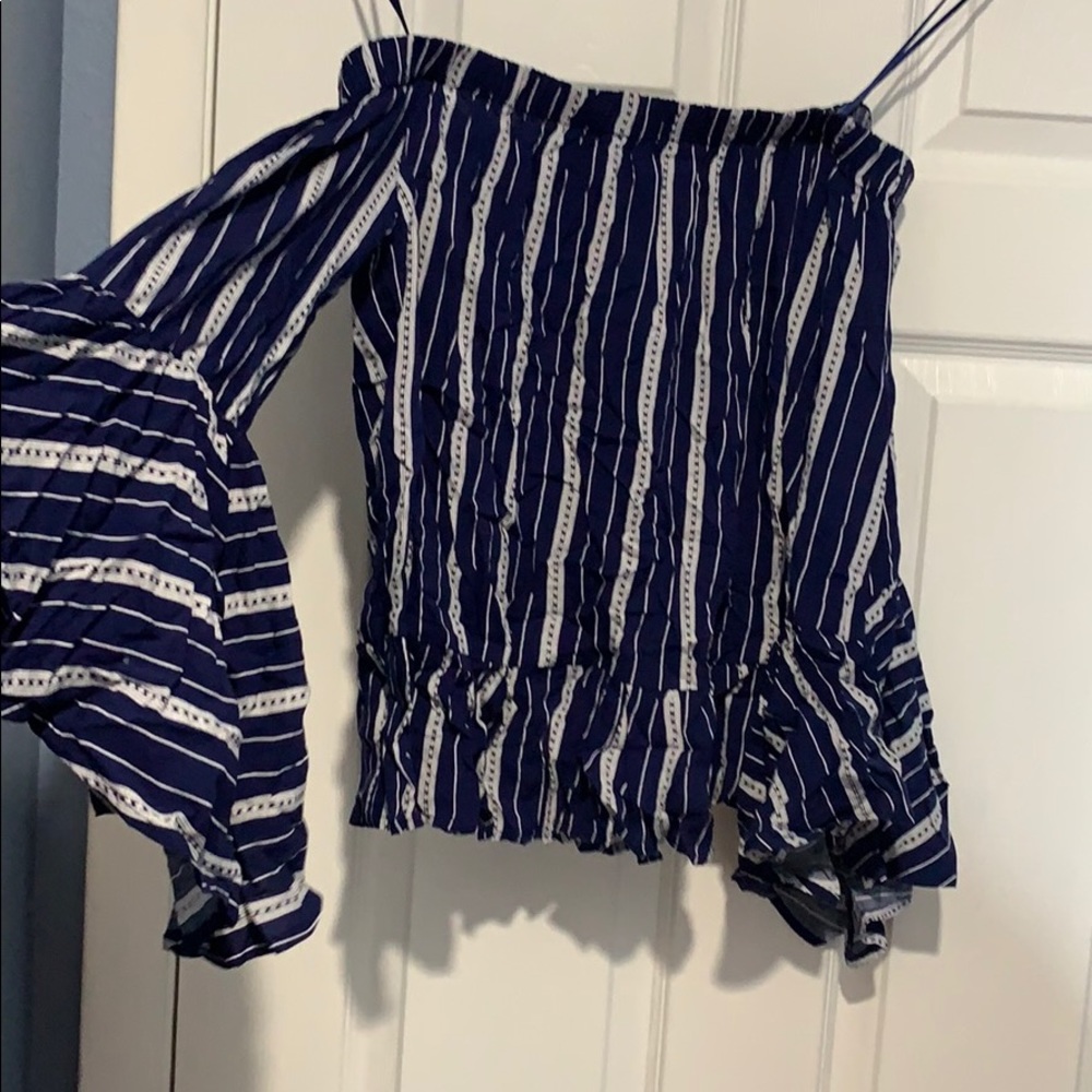 Strapless Flowy sleeve shirt